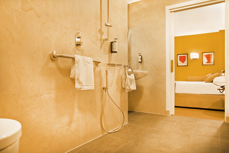 Bathroom 4, Hotel Los Condes, Madrid