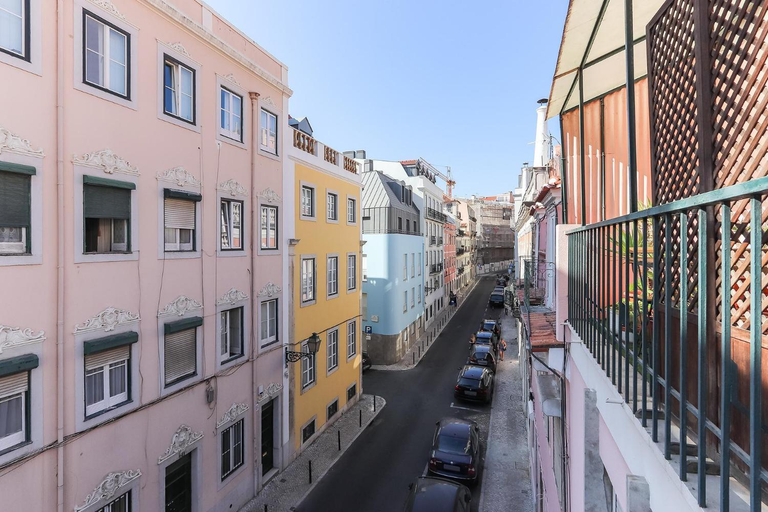 Facilities 3, Principe Real Balcony by Homing, Lisbon