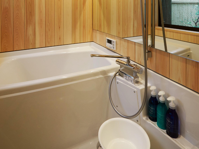 Bathroom 4, Rinn Fushimiinari, Kyoto