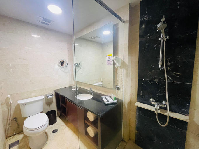I Lux Hotel Jogjakarta - Tap to explore photos