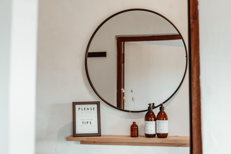 Bathroom 2, Stanley Island, Eden