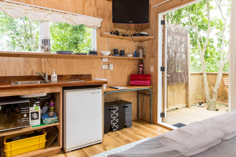 Kitchen, Palm Beach Bungalows, Auckland