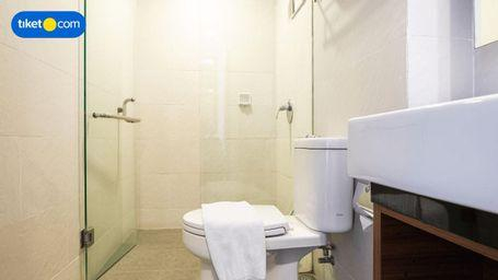 Bathroom 11