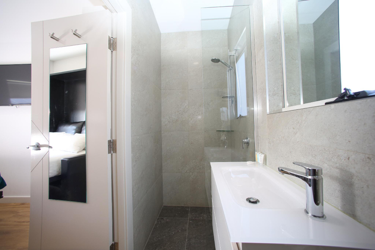 Bathroom 6