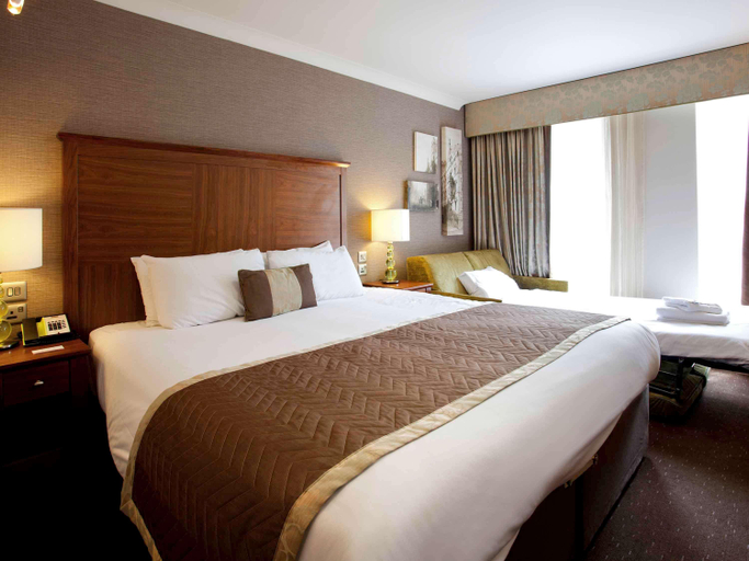 Bedroom 4, Mercure Exeter Southgate Hotel, Devon