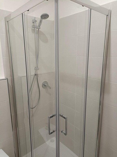 Bathroom 2, White Beach, Sassari