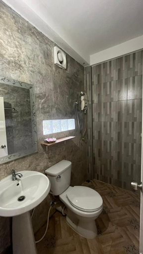 Bathroom 2, บ้านไม้พิชา หล่มเก่า, Lom Kao
