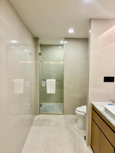 Bathroom 18