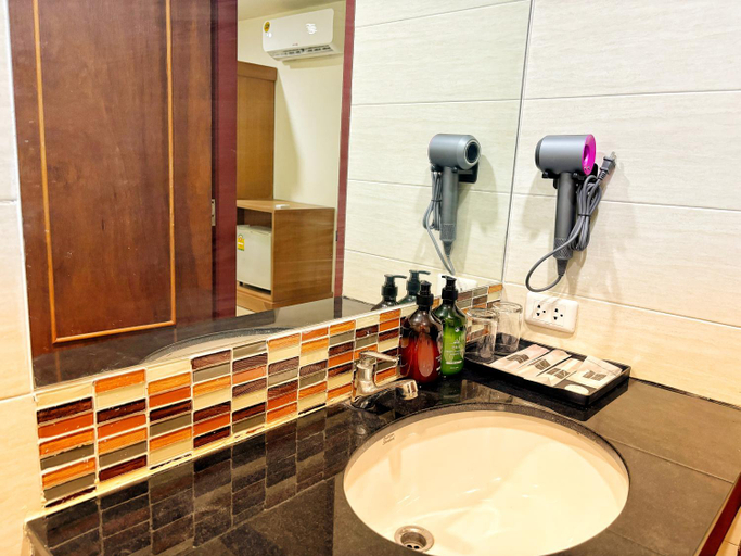 Bathroom 4, Patong V Hotel, Pulau Phuket