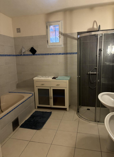 Bathroom, Bon Porto appartement, Var