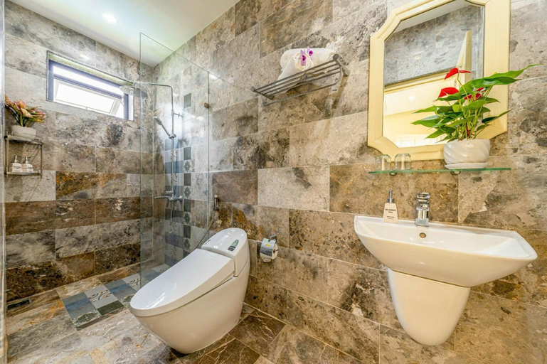 Bathroom 3, The Sunshine Hoi An Villa, Da Nang