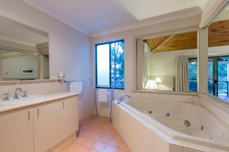Bathroom 4, Bushy Lake Chalets, Augusta-Margaret River