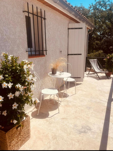 Others 5, Chez Katty, Var