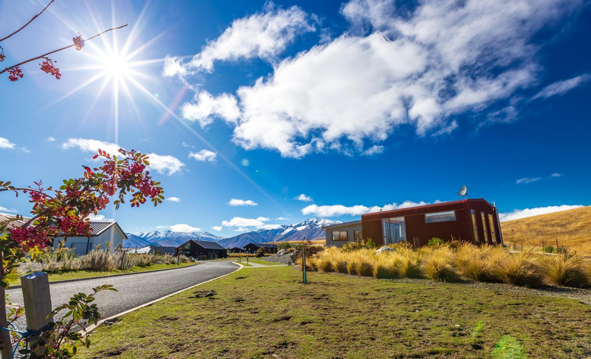 Others 4, The Red Nest - Lake Tekapo, Mackenzie