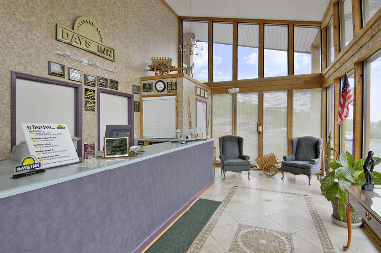 Public Area 3, Days Inn by Wyndham Cartersville, Bartow