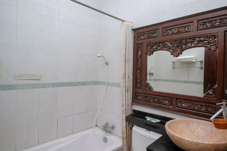 Bathroom 15