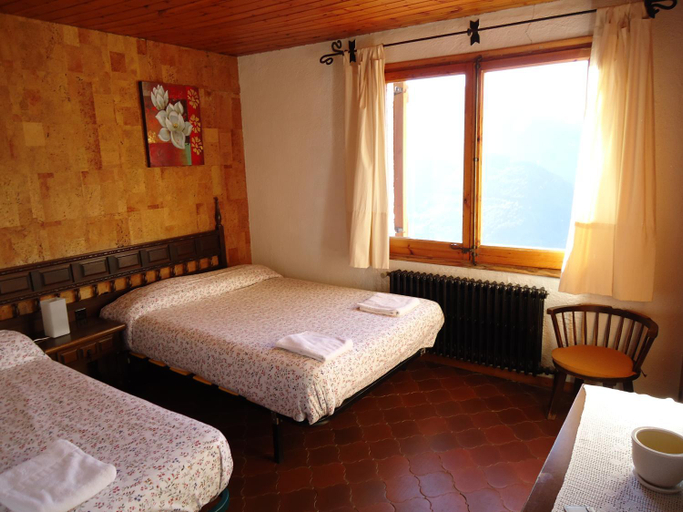 Bedroom 2, Terralta, Girona