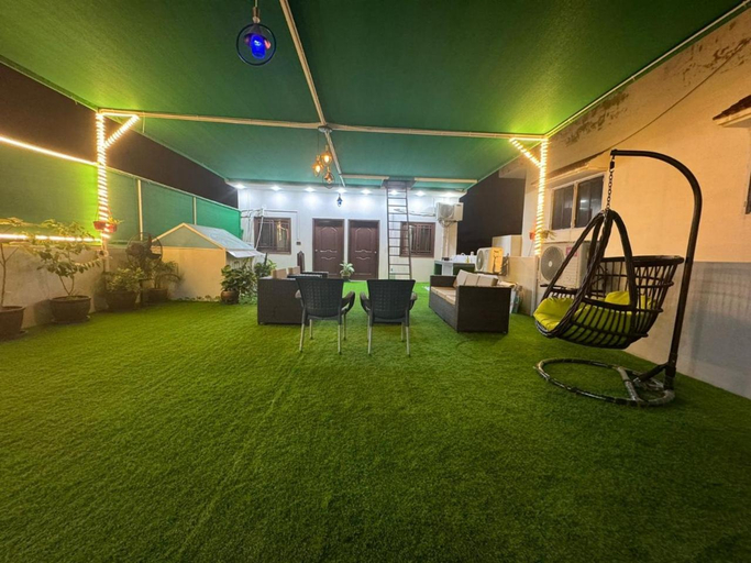 Others 2, Elegant Penthouse Rooms Gulistan E Joher Blk 14, Karachi