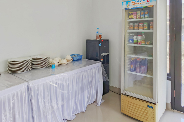 Food & Drinks, Urbanview Hotel Praoe Lajar Tegal, Tegal