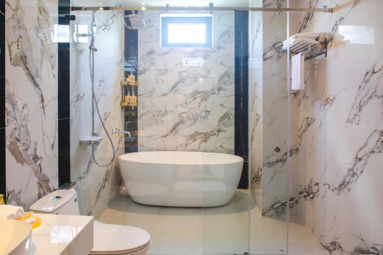Bathroom 4, Sandals Aquilan Hotel, Bảo Lộc