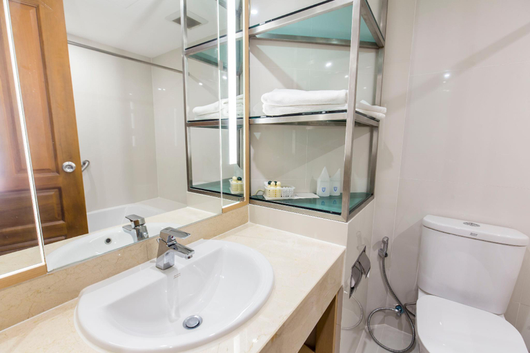 Bathroom 23