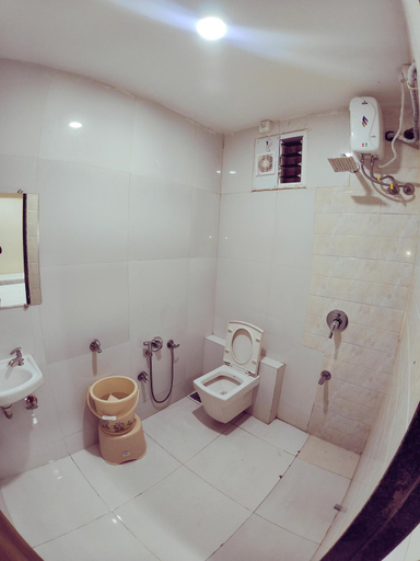 Bathroom 4, hotel samruddhi residensy, Jamnagar