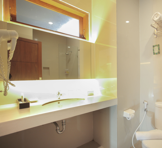 Bathroom 14