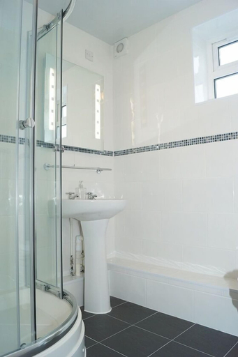 Bathroom 3, The Boathouse Hotel, Gwynedd