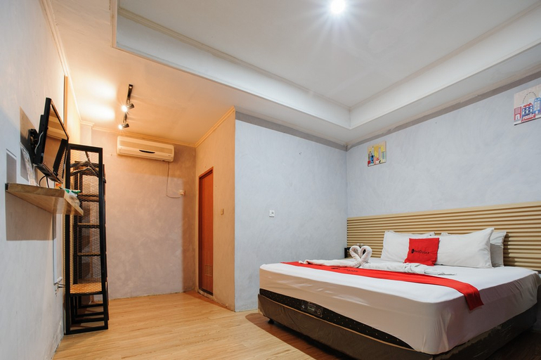 Bedroom 12