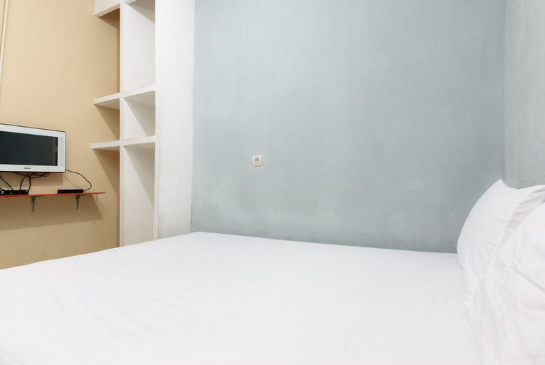 bedroom 13
