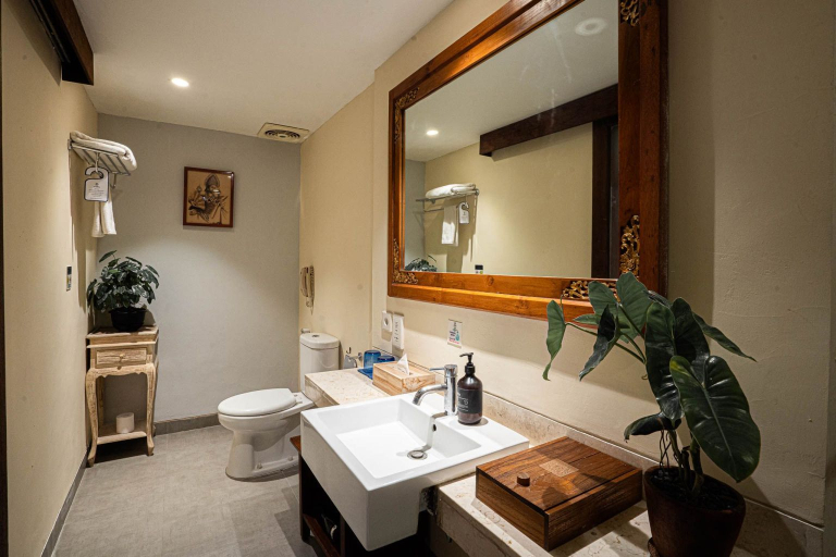Bathroom 25