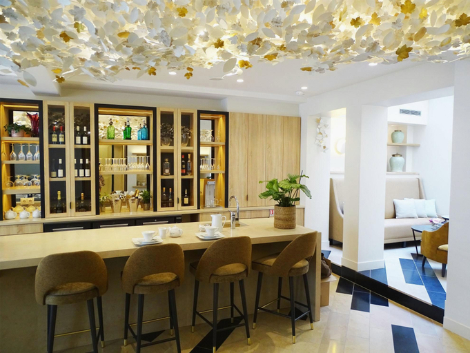 Food & Drinks 5, Hotel Des Champs Elysees, Paris