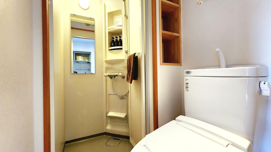 Bathroom 15