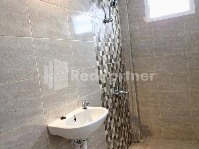 Bathroom 8
