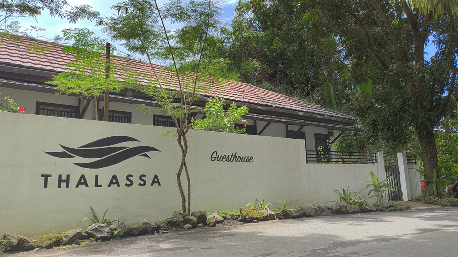 Exterior & Views 3, Guesthouse Thalassa, Manado