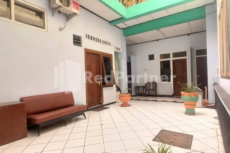 Exterior & Views 4, Hotel Palem 2 Syariah Malang RedPartner, Malang
