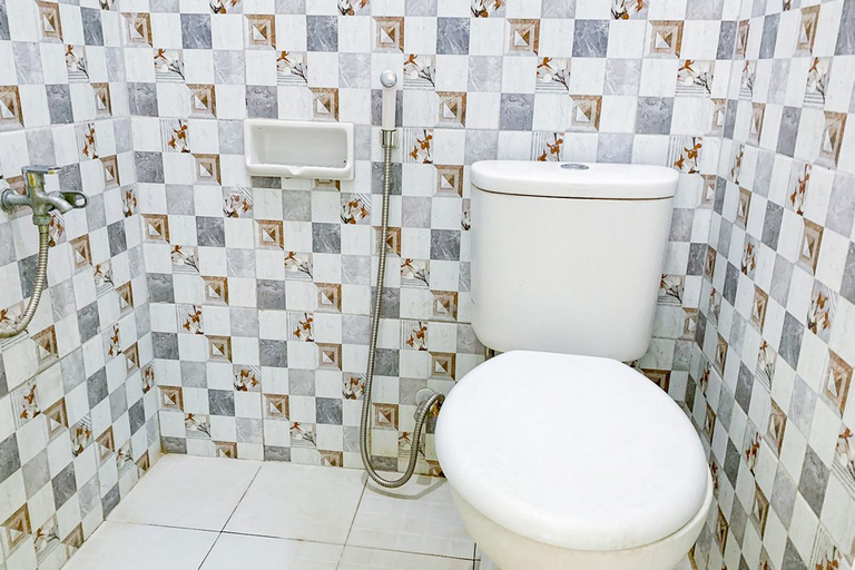Bathroom 5, RedDoorz @ Jalan Ryacudu Korpri Lampung, Bandar Lampung