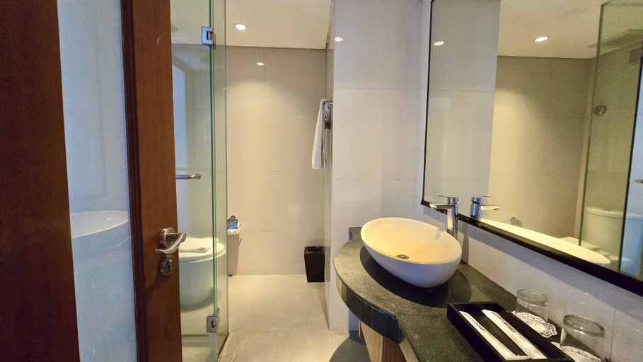 bathroom 7