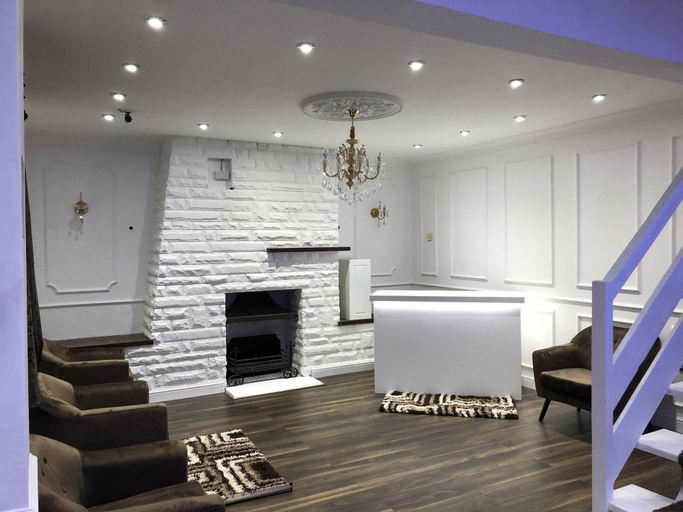 Public Area 2, Stifford clays farm hotel, Thurrock