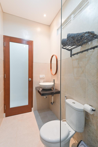 Bathroom 12