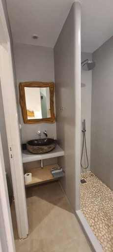 Bathroom 2, Eternal Town, South Aegean