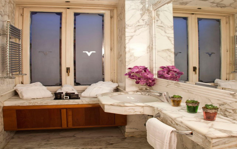 Bathroom 4, Valadier, Rome