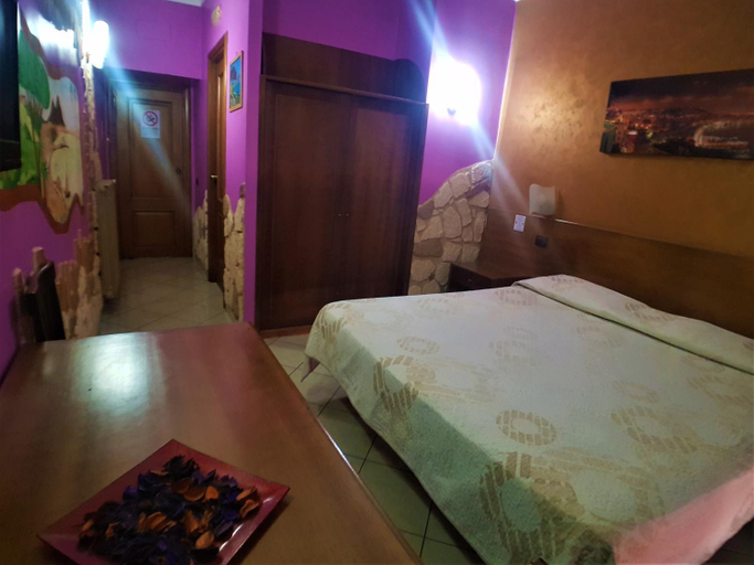 Bedroom 2, B&B Ginevra 2 , Napoli