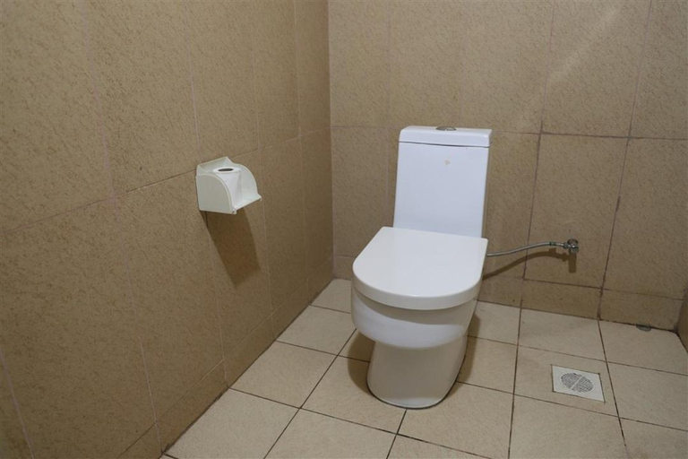 Bathroom 4, Hotel inter-tropics, Kampala