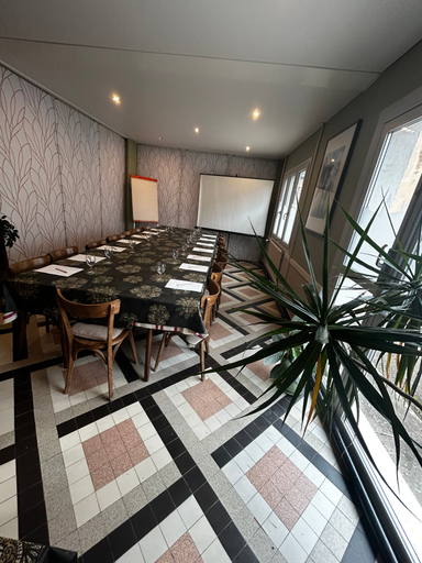 Public Area, Hôtel Au Soleil d'Or, Yonne