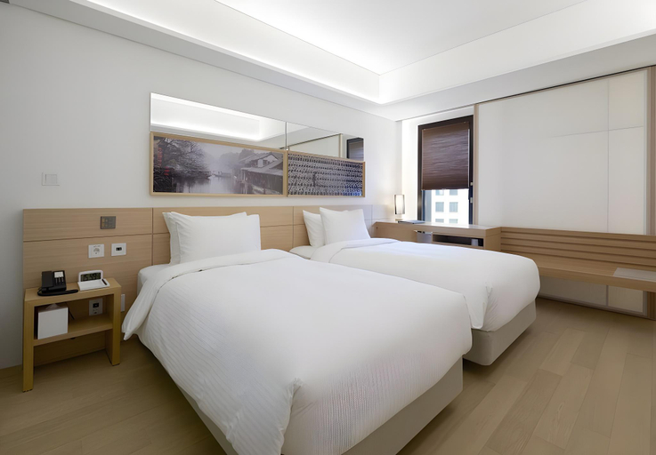 Bedroom 14