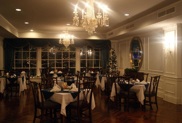 Food & Drinks 5, Historic Boone Tavern, Madison