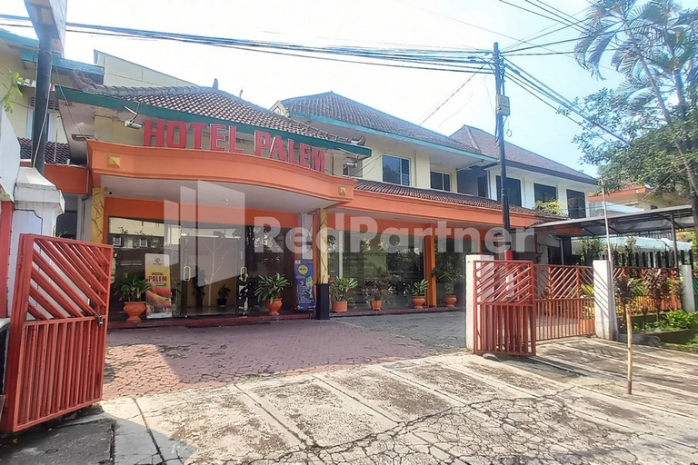 Exterior & Views 4, Hotel Palem 2 Syariah Malang RedPartner, Malang