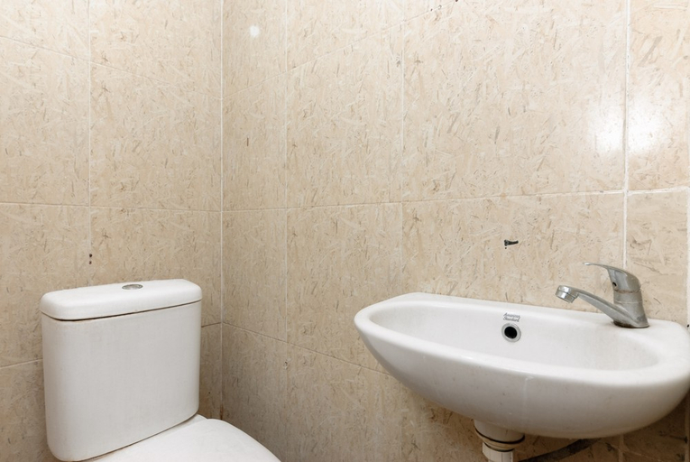 bathroom 11