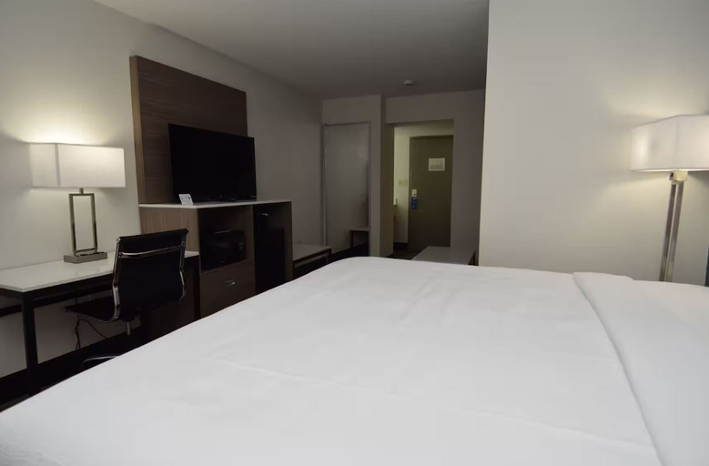 Bedroom 3, Baymont By Wyndham Batavia - Darien Lake, Genesee